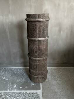 Hoge houten vijzel| hoge houten pot E (afhalen)