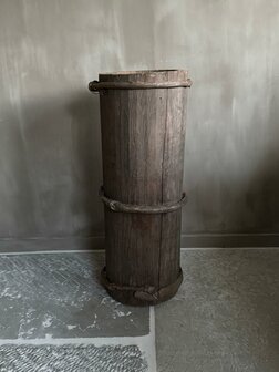 Hoge houten vijzel| hoge houten pot F (afhalen)