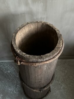 Hoge houten vijzel| hoge houten pot F (afhalen)