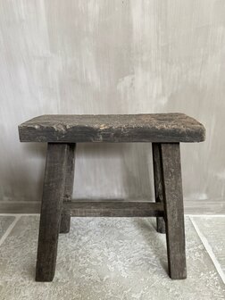 Oud houten kruk Old Barn 45cm A