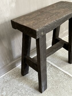 Oud houten kruk Old Barn 45cm B
