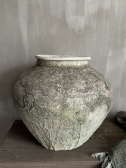Oude stenen waterkruik  (afhalen)