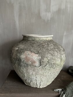 Oude stenen waterkruik  (afhalen)