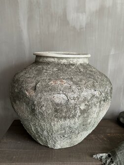 Oude stenen waterkruik  (afhalen)