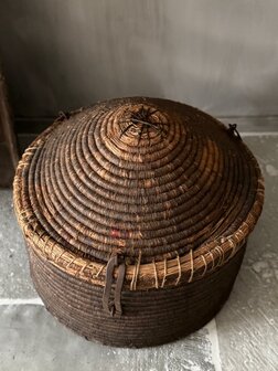Oude dessert mand India small| Old basket india smaal B (afhalen)