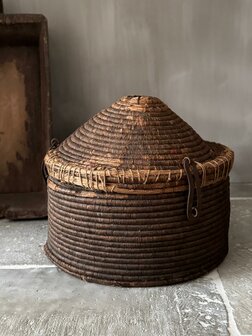 Oude dessert mand India small| Old basket india smaal B (afhalen)