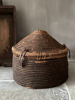 Oude dessert mand India small| Old basket india smaal B (afhalen)