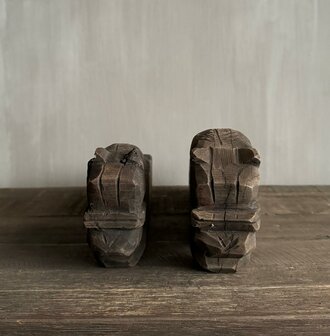 Authentieke houten paarden Aura Peeperkorn  C (set)