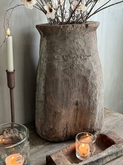 Oude houten vijzel met handvat | Oud houten bakje met handvat  B