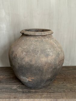 Oude stenen kruik India M (afhalen)