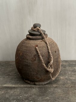 Nepalese kruik met deksel M8 (hoogte 15,5cm)