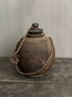 Nepalese kruik met deksel M8 (hoogte 15,5cm)