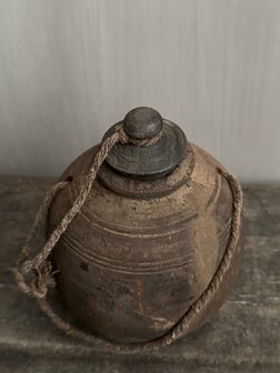 Nepalese kruik met deksel M8 (hoogte 15,5cm)