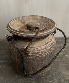 Nepalese kruik met deksel  M1 (hoogte 15cm)