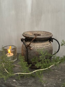 Nepalese kruik met deksel  M1 (hoogte 15cm)