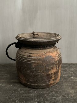 Nepalese kruik met deksel  M1 (hoogte 15cm)