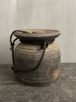 Nepalese kruik met deksel  M1 (hoogte 15cm)