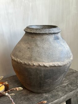Oude stenen waterkruik B2