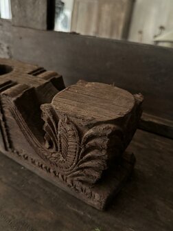 Ornament kandelaar snijwerk Aura Peeperkorn D