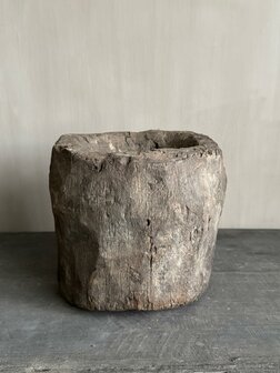 Wooden Ukhali | oude houten vijzel Aura Peeperkorn 