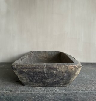 Houten bak Wulan Luksa