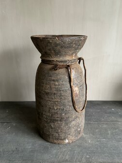 Nepalese kruik M12