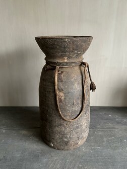 Nepalese kruik M12
