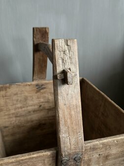 Oude rijstbak | oude bak met handvat E