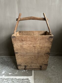 Oude rijstbak | oude bak met handvat E