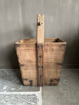 Oude rijstbak | oude bak met handvat E