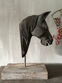 Houten paard op standaard Luksa (afhalen)