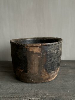 Nepalese pot C3