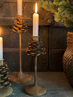 Kandelaar dennenappel roest M