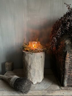 Oude houten vijzel A