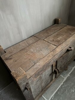 Unieke kast met deurtje India (afhalen)