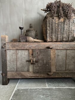 Unieke kast met deurtje India (afhalen)