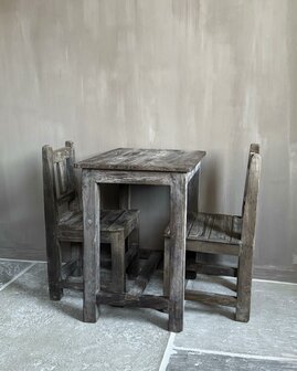 Oud houten kinderstoeltje met tafeltje - set (afhalen)