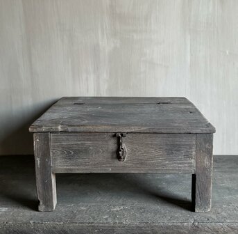 Uniek oud tafeltje India