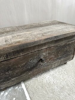 Bajot tafeltje | oud klein tafeltje net lade India (afhalen)