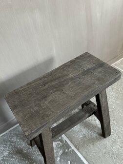 Oud houten kruk Old Barn 45cm A