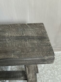 Oud houten kruk Old Barn 45cm A