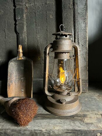 Olielamp|Stormlamp roest XL op batterij