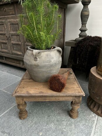 Oud Bajot tafeltje | oud houten planten tafeltje  D