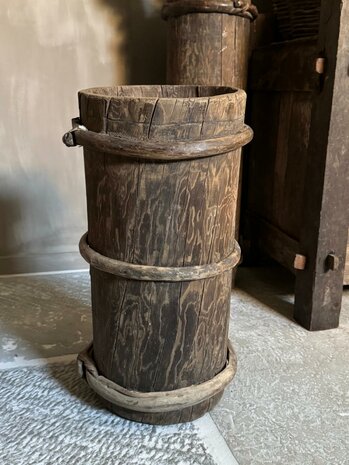 Hoge houten vijzel| hoge houten pot H Luksa