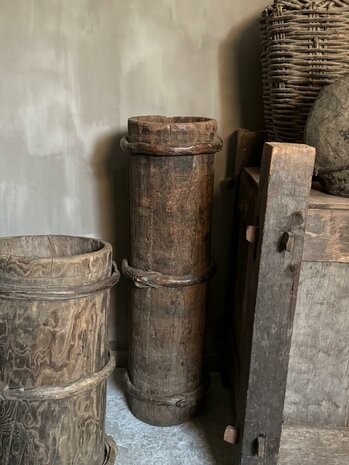 Hoge houten vijzel| hoge houten pot i Luksa
