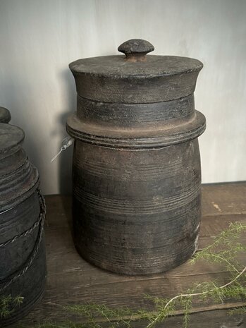 Hoffz houten kruik| Nepalese kruik Hoffz 10 (rechts achter)