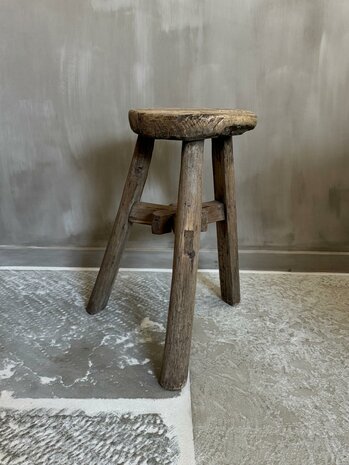 Oude houten ronde kruk klein D