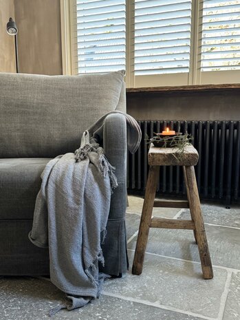 Oude houten kruk K