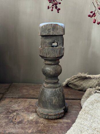 Oude houten baluster Z8
