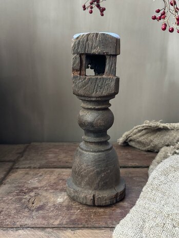 Oude houten baluster Z8